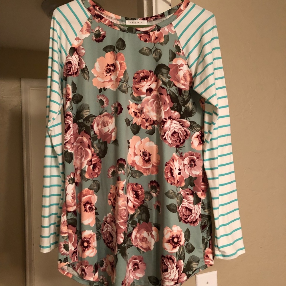 Long sleeved tunic top